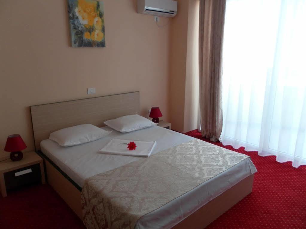 Hotel Romantic Mamaia Kültér fotó