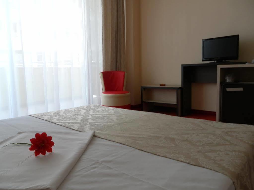 Hotel Romantic Mamaia Kültér fotó